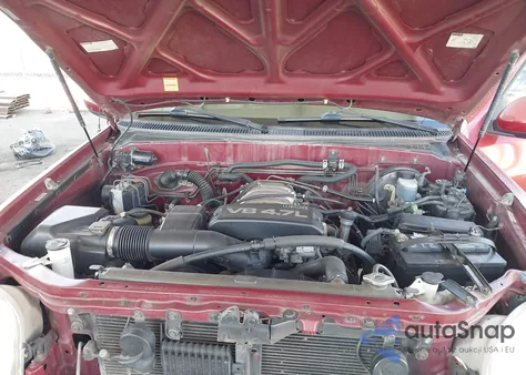 2002 Toyota Tundra Ltd V8 from USA, damaged, VIN 5TBRT38192S312226